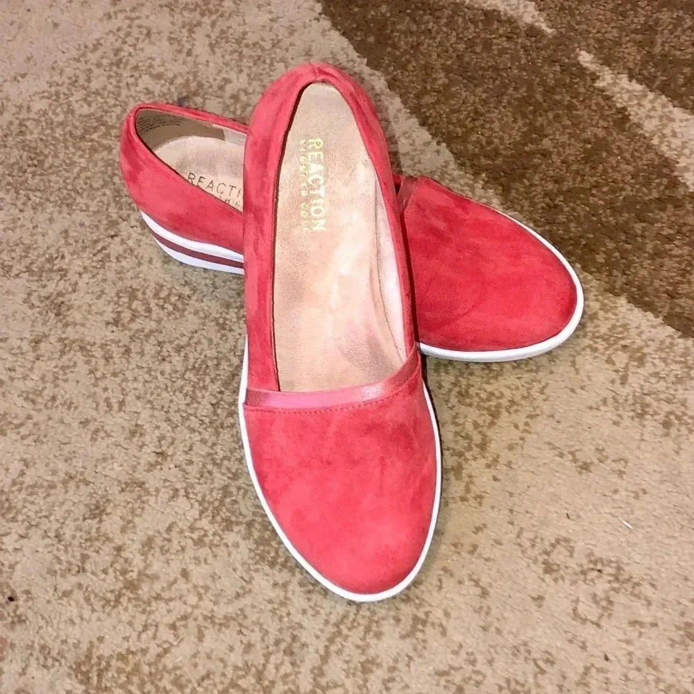 Reaction slip on shows by Kenneth Cole /sz 6.5